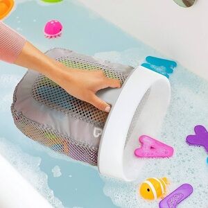Munchkin® Super Scoop Hanging Bath Toy Storage with Quick Drying Mesh